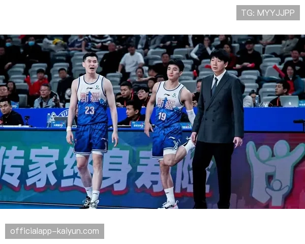 “新疆广汇主帅邱彪专访:谈阿不都沙拉木的领导力与球队防守体系的构建”